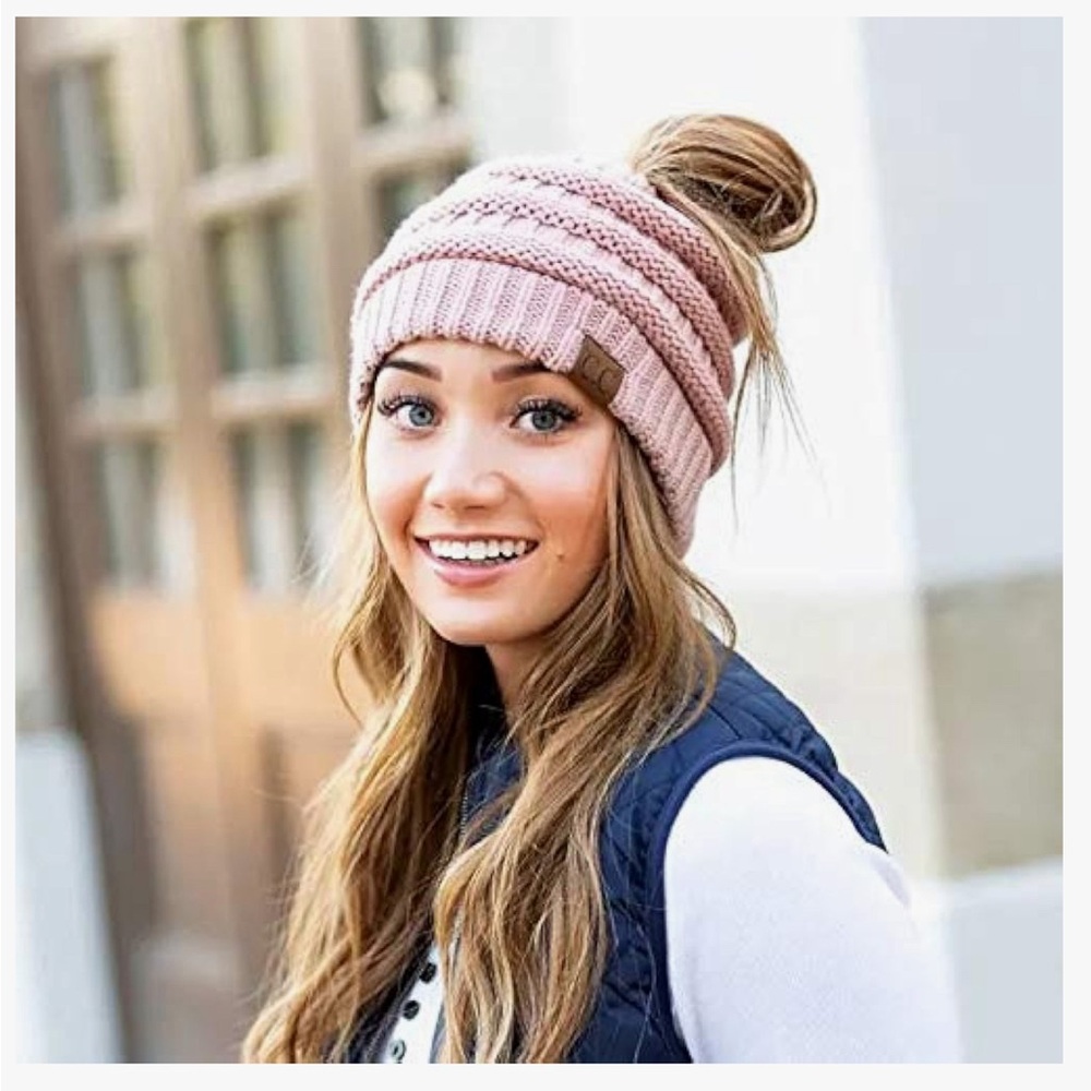 NWT C.C. Messy Bun Beanie - Picture 2 of 6